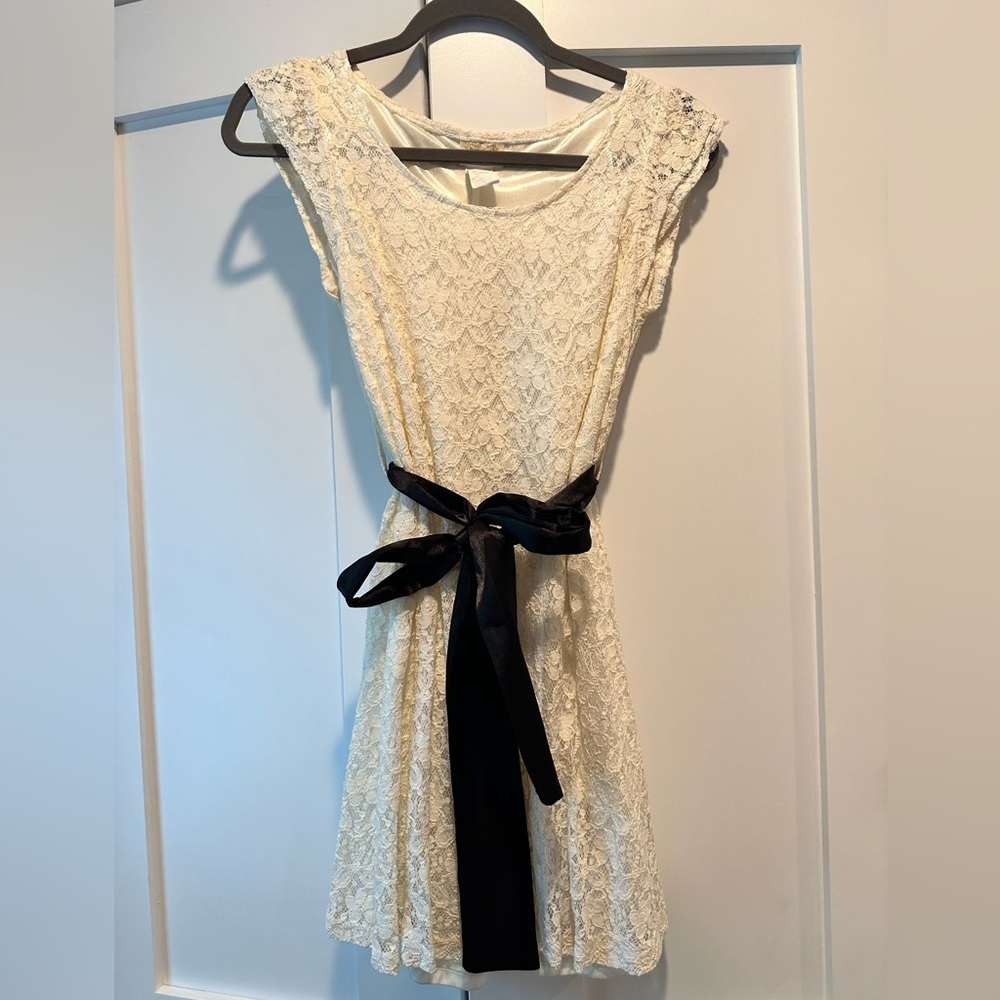 Lace short dress